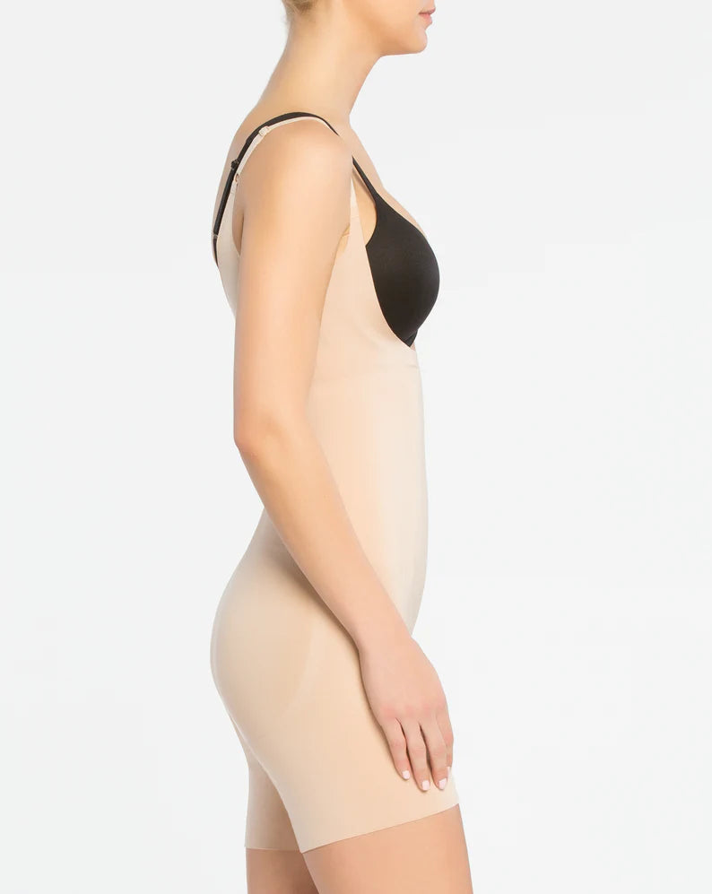 Spanx Women's Oncore Shapesuit mid-thigh sculpt bodysuit in very black size  L