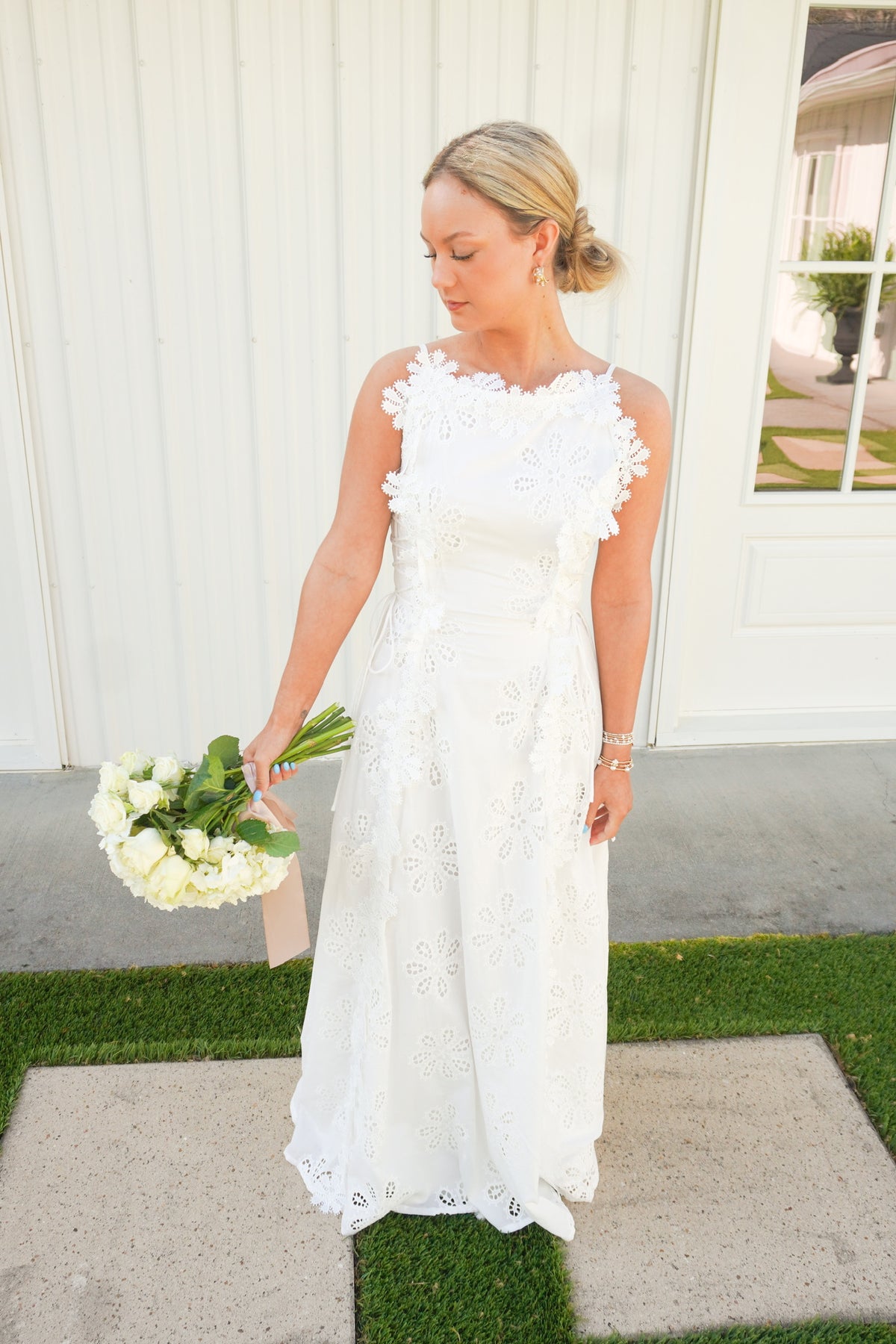 Lace Trim Detail Eyelet Maxi Dress L Lace Trim Detail Eyelet Maxi Dress L