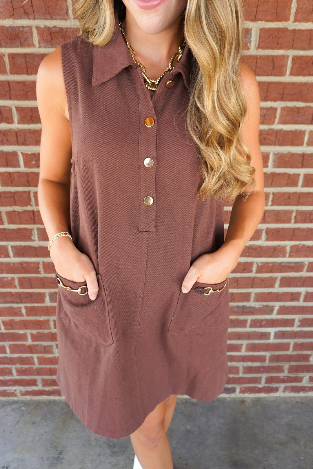 brown and green prom dress BABARONI 2025 Sleeveless Sweetheart Sheath with Beaded Dark Straight Across Neckline Sleeves Halle Bailey Wears Chocolate Size:UK 9 YGroup_kolbie-boat-neck-frill-mini-dress